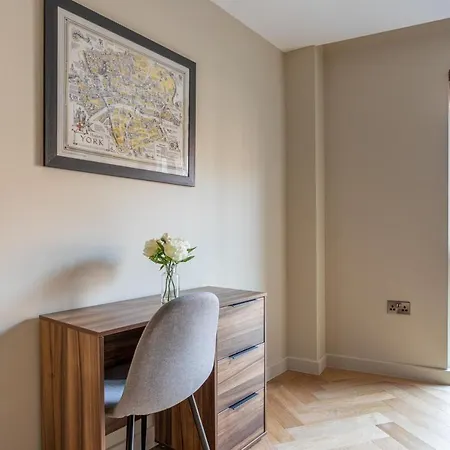 Kings Apartments, Hudson Quarter Apartment