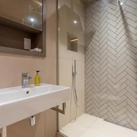 Kings Apartments, Hudson Quarter * York