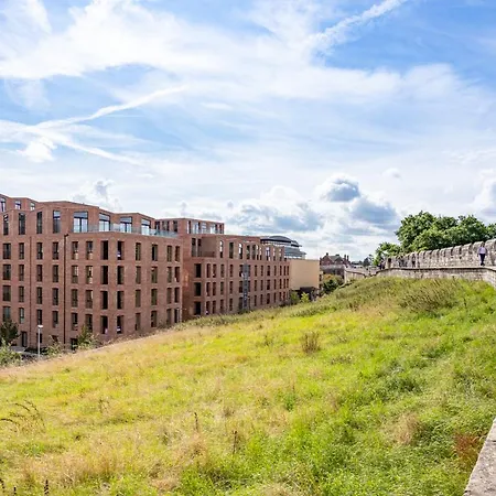 Daire Kings Apartments, Hudson Quarter *